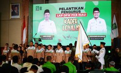 Abdul Wahid Lantik Dani Nursalam Pimpin LKP PKB Riau, Tekankan Kader Wajib Jaga Ideologi dan Aspirasi Rakyat