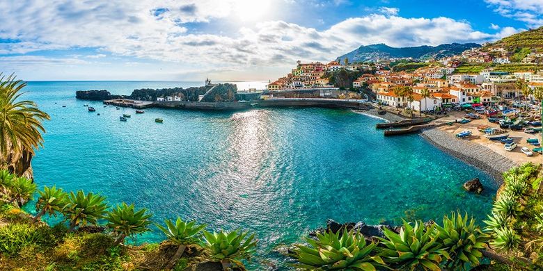 Ilustrasi Portugal - Pemandangan di Kepulauan Madeira (Shutterstock/Balate Dorin).