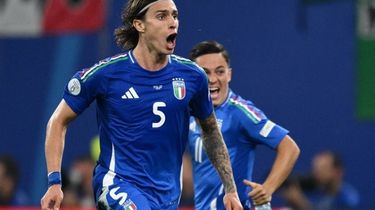 Riccardo Calafiori Peringatkan Timnas Italia Soal Bola Mati Irlandia Utara