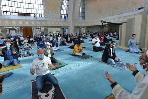 Dewan Muslim Jerman Peringatkan Umat Jaga Jarak Saat Shalat di Masjid