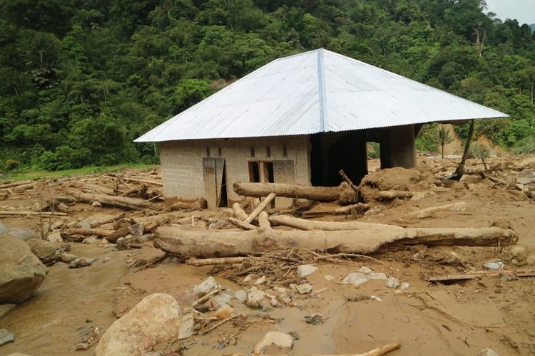Akibat banjir bandang, rumah warga di Solok Selatan mengalami kerusakan parah
