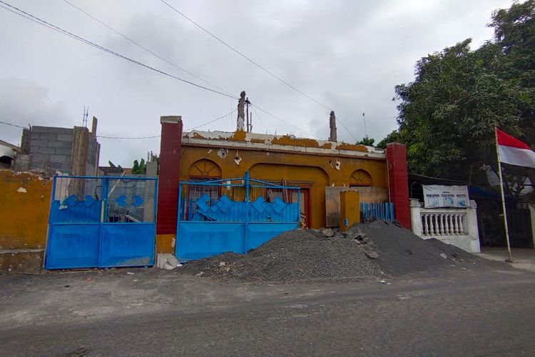 Gereja Pantekosta di Desa Tempeh Tengah, Kecamatan Tempah, Kabupaten Lumajang harus terhenti pembangunannya setelah mendapatkan penolakan dari warga, Selasa (2/8/2022)