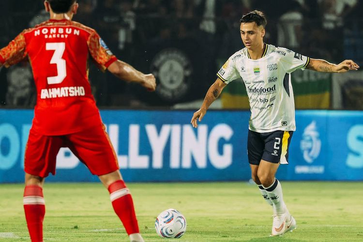 Suporter Persijap dan Persib Berbagi Tribune, Marc Klok Beri Apresiasi