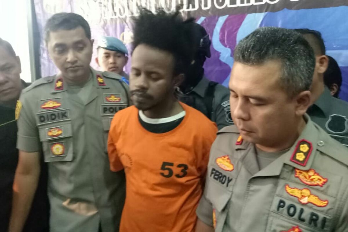 Satnarkoba Polres Tangerang Selatan berhasil menangkap artis Ibnu Rahim atas kepemilikan narkoba jenis ekstasi dan sabu-sabu di jalan Jati Baru, Tanah Abang, Jakarta Pusat, pada Rabu (23/10/2019) malam. 