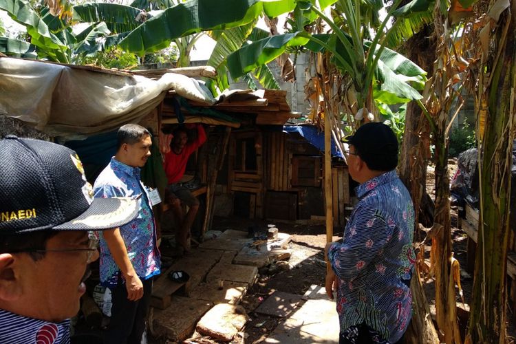 Wali Kota Jakarta Utara Husein Murad meninjau danau Sunter, Kamis (4/1/2018). Walikota dan jajarannya mempersiapkan festival danau Sunter yang akan berlangsung Februari mendatang.Dalam festival ini akan ada pertandingan antara Wakil Gubernur DKI Sandiaga Uno dan Menteri Kelautan dan Perikanan Susi Pudjiastuti.