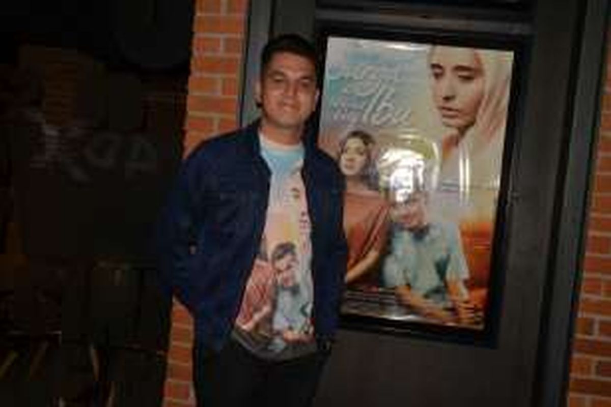 Kevin Julio saat menghadiri jumpa pers film drama Surga di Telapak Kaki Ibu di CGV Blitz Grand Indonesia, Thamrin, Jakarta Pusat, Senin (21/11/2016).