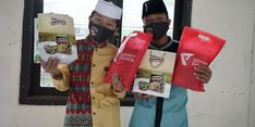 Peduli Anak Yatim, Dompet Dhuafa dan KitaBisa Salurkan School-Kit dan Paket Sarapan