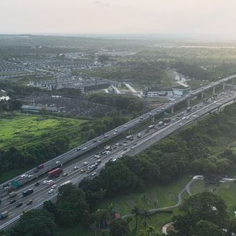Ilustrasi jalan tol.

