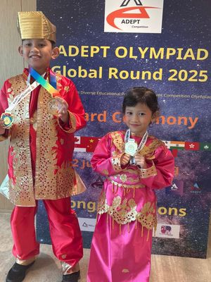 Marvel dan Louise pada kompetisi internasional di Hongkong