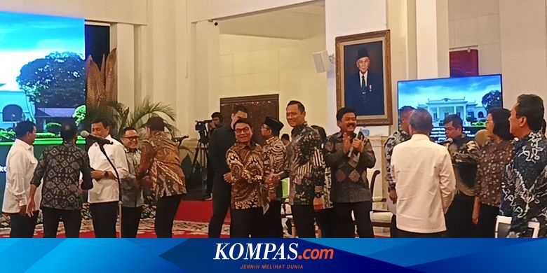 ジョコウィの閣議に出席中にAHYとモエルドコが握手した瞬間