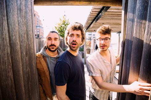 Lirik dan Chord Lagu Hole in the Bottom of My Brain - AJR