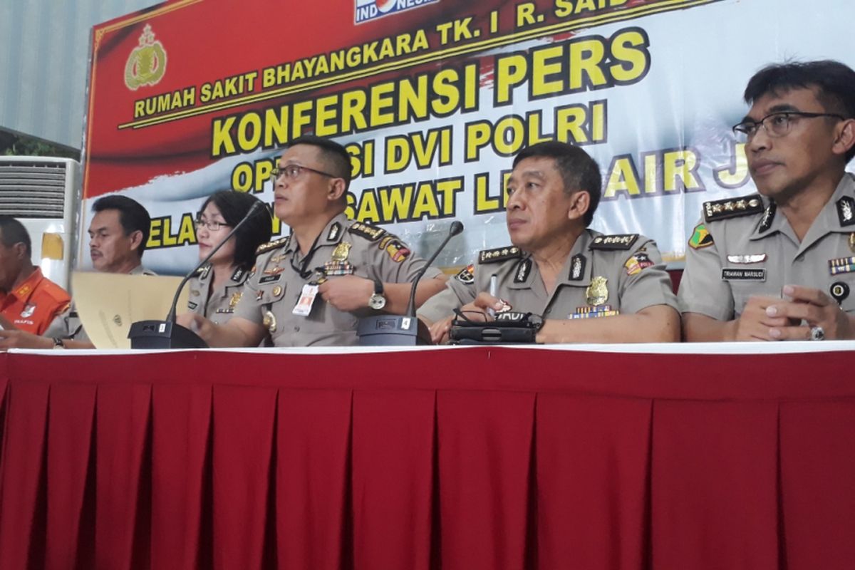 Konferensi pers hasil sidang rekonsiliasi jenazah penumpang pesawat Lion Air PK-LQP di RS Polri Kramat Jati, Jakarta Timur, Senin (5/11/2018).