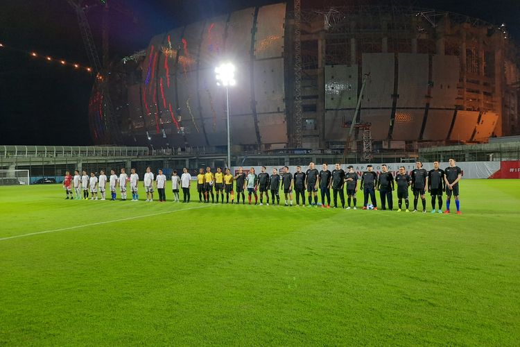 PT Jakarta Propertindo (Jakpro) menggelar first match atau pertandingan perdana di lapangan latih Jakarta International Stadium (JIS) Tanjung Priok, Jakarta Utara pada Rabu (28/10/2021) malam.   Dua tim yang pertama kali akan menjajal bertanding di lapangan latih JIS adalah yyDKI Jakarta. 