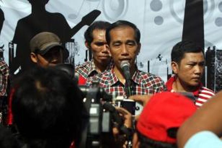 Joko Widodo yang lebih dikenal dengan Jokowi saat menghadiri Deklarasi Posko Perjuangan Rakyat (Pospera) di Jalan Diponegoro, Jakarta Pusat, Minggu (20/5/2012).  