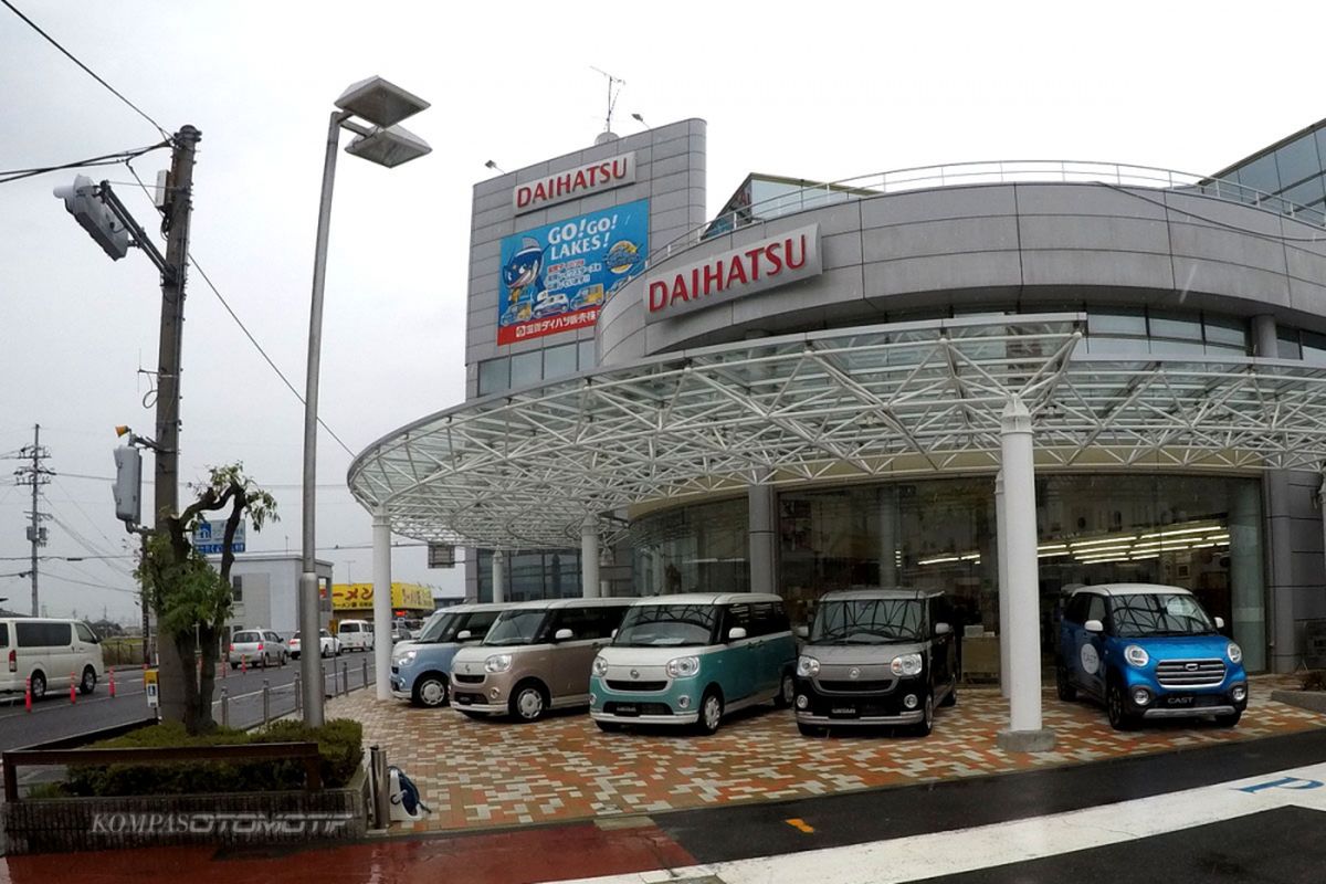 Diler Shiga Daihatsu di jepang.