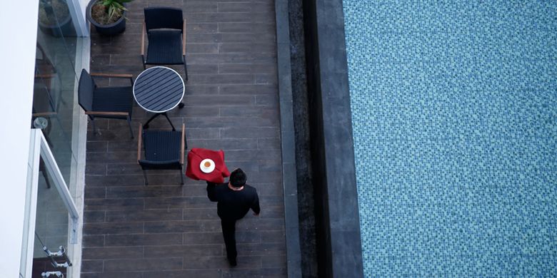 Kolam renang di Hotel GrandDhika Medan 