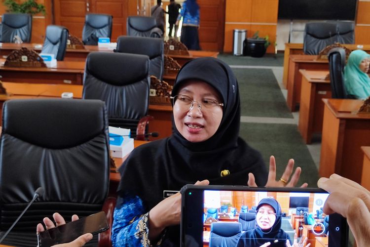 Kepala Dinas Kesehatan Kota Depok Mary Liziawati usai rapat paripurna DPRD Kota Depok, Jumat (17/11/2023).