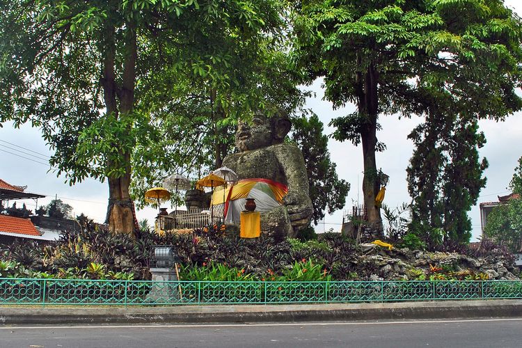 Patung bayi di Gianyar, Bali, salah satu tempat di Bali tengah yang bisa dikunjungi.