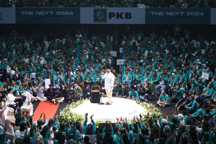 Ketua Umum Partai Gerindra Prabowo Subianto memberikan sambutan dalam agenda “PKB Road To Election 2024” di Senayan, Jakarta, Minggu (30/10/2022) siang.