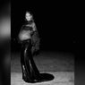 Lihat, Gaun Transparan Rihanna di After Party Oscar 