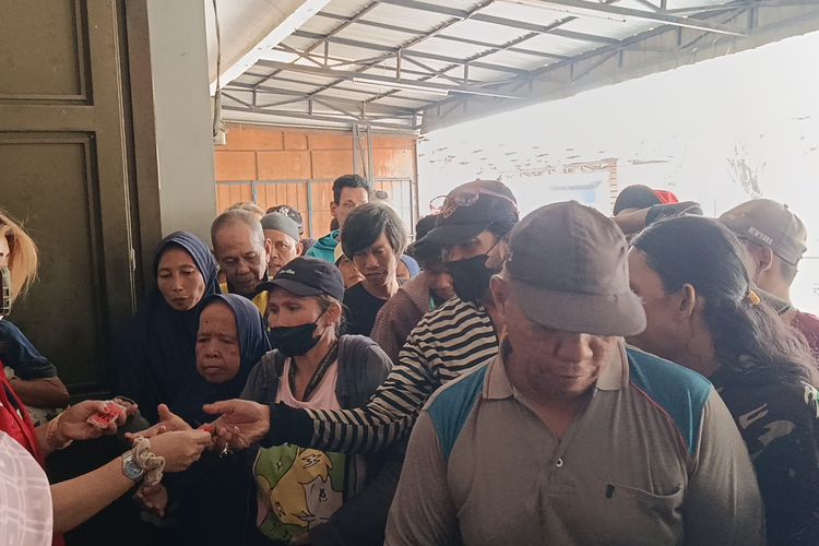 Kisah Rumah Makan Gratis di Bekasi, Warga Rela Antre demi 100 Porsi Setiap Hari