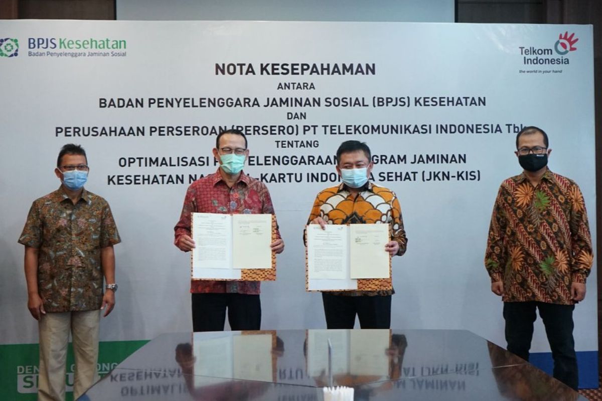 Acara penyerahan Nota Kesepahaman secara simbolis antara Direktur Utama Badan Penyelenggara Jaminan Sosial (BPJS) Kesehatan Fachmi Idris kepada Direktur Utama PT Telkom Ririek Ardiansyah, Sabtu (17/10/2020).
