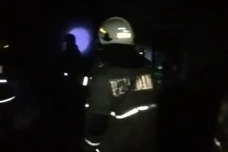 Gudang Cat di Kalideres Jakbar Terbakar, 16 Mobil Damkar Dikerahkan Padamkan Api