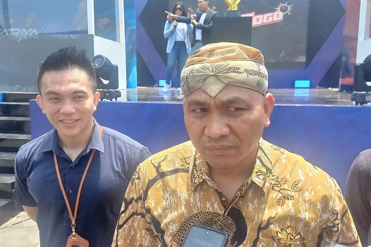 Direktur BOB Agustun (Kanan) dan Ivan Chen (Kiri) saat membuka turnamen espor Lokapala di Kota Yogyakarta, DIY, Sabtu (14/10/2023)