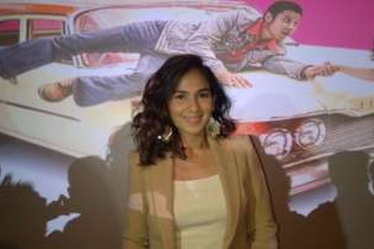 Artis peran Nova Eliza diabadikan usai jumpa pers film Aach...Aku Jatuh Cinta di XXI Plaza Indonesia, Jumat (29/1/2016).