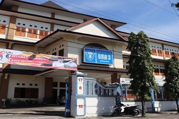 Halaman Depan SMAN3 Surakarta