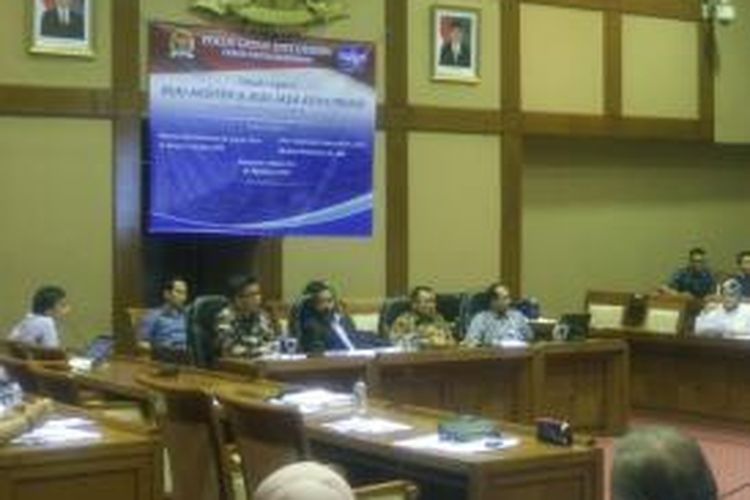 Forum Group Discussion Telaah Urgensi RUU Jasa Konstruksi dan Arsitek di Kompleks DPR/MPR, Jakarta, Senin (31/8/2015).