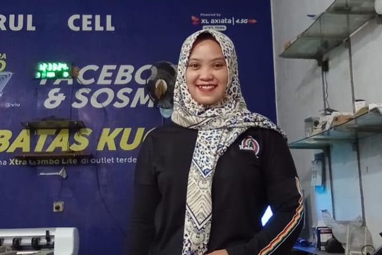 Kisah Lulusan Keguruan Sumenep: Pilih Jadi Penjaga Konter HP hingga Umrahkan Keluarga