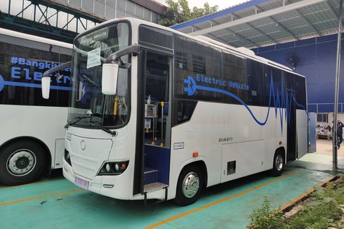 Impresi Singkat Naik Bus Listrik Medium Buatan Indonesia