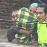 Evakuasi di Parepare, Polisi dan Damkar Rela Bahunya Diinjak demi Selamatkan Warga