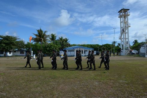 Menhan Filipina Kunjungi Pulau Sengketa di Laut China Selatan