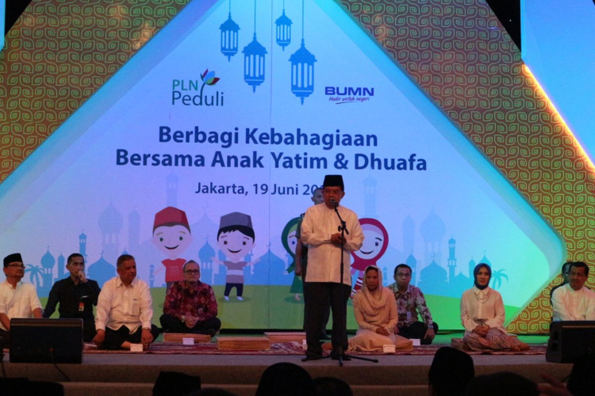 Wakil Presiden RI, Jusuf Kalla Hadir dalam Acara PLN Buka Puasa Bersama. Acara Bertajuk Berbagi Kebahagiaan Bersama Anak Yatim dan Dhuafa tersebut digelar di Jakarta Convention Center, Senin (19/6/2017).