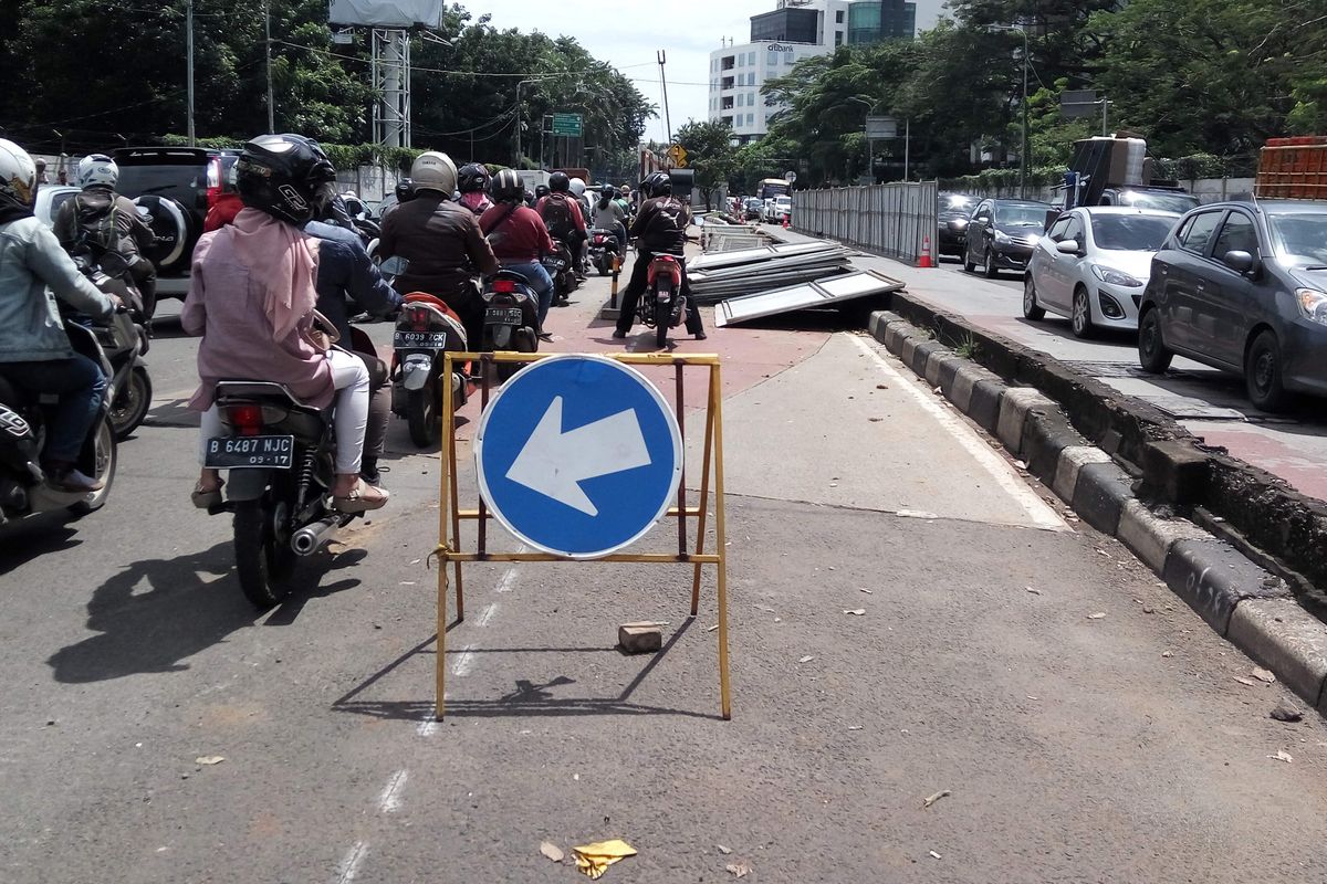 Kondisi arus lalu lintas di Jalan Metro Pondok Indah, Jakarta Selatan pada Rabu (8/3/2017).