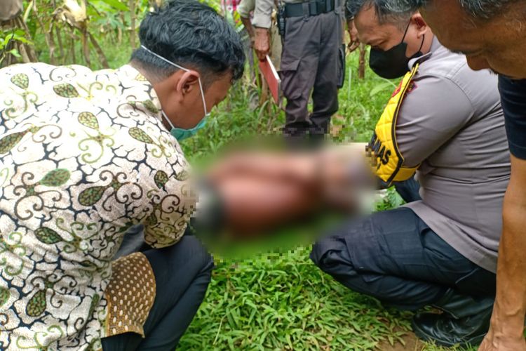 Dok polres Purworejo: seorang warga ditemukan meninggal dunia di pekarangan warga pada Kamis (19/5/2022)