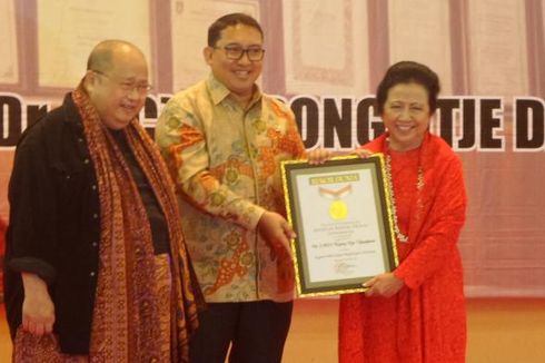 Anggota DPR dengan Penghargaan Terbanyak, Ceu Popong Cetak Rekor Muri