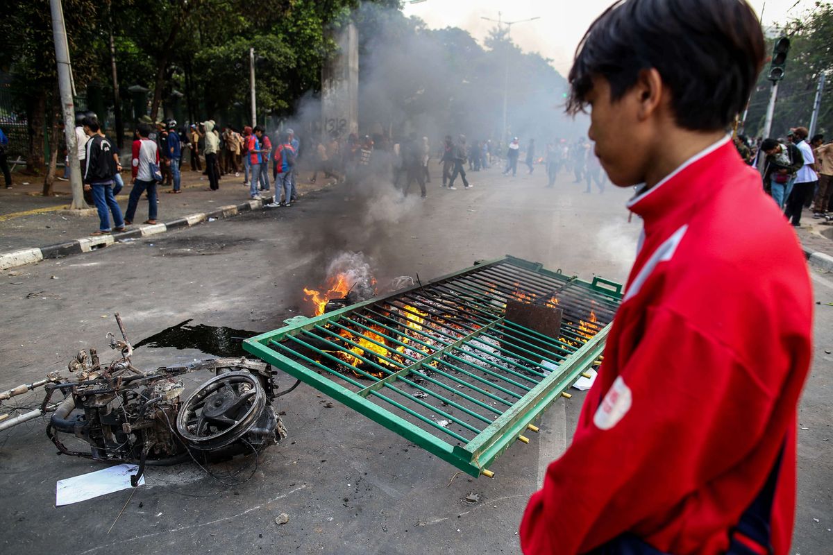 Pelajar melakukan Aksi Tolak RUKHP di Belakang Gedung DPR/MPR, Palmerah, Jakarta Barat, Rabu (25/9/2019).