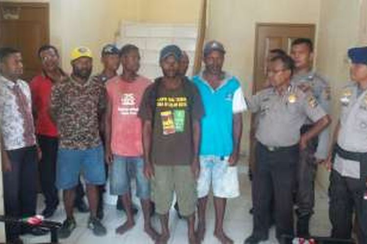  Empat warga Papua Nugini yang diamankan aparat Satpolair Polres Kota Jayapura