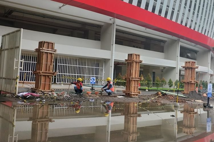 Proses renovasi Stadion Manahan Solo, Jawa Tengah, baru mencapai 15 persen jelang Piala Dunia U20 2023, pada Selasa (14/2/2023).