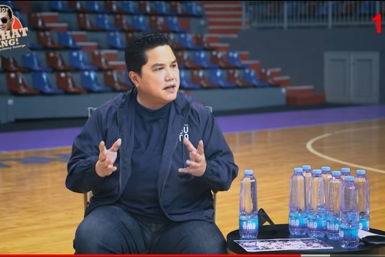 Menteri BUMN RI, Erick Thohir, saat berbincang bersama Denny Sumargo