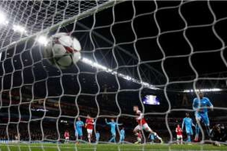 Arsenal membobol gawang Olympique Marseille melalui Jack Wilshere pada partai fase grup Liga Champions di Stadion Emirates, 26 November 2013.