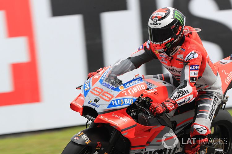 Jorge Lorenzo (Ducati) finis pertama di GP Italia 2018.