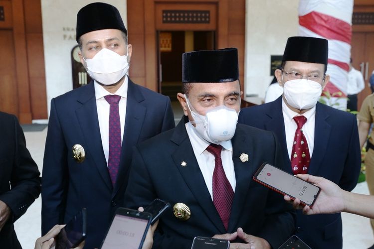 Gubernur Sumut Edy Rahmayadi didampingi Wakil Gubernur Sumut Musa Rajekshah usai mendengarkan pidato presiden dalam rangka HUT ke-76 RI di DPRD Sumut, Senin (16/8/2021)