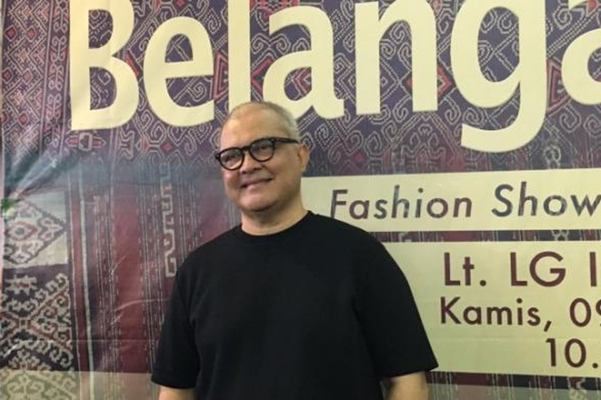 Itang Yunasz, perancang busana modest wear dalam pagelaran Belanga Wastra di Jakarta, Kamis (9/3/2017).