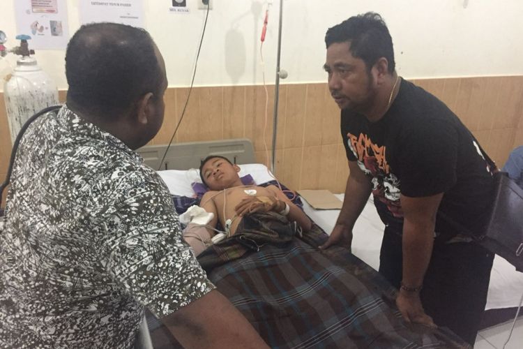 Jumaidi terlihat terbaring di RS Bhayangkara dalam kondisi sadarkan diri