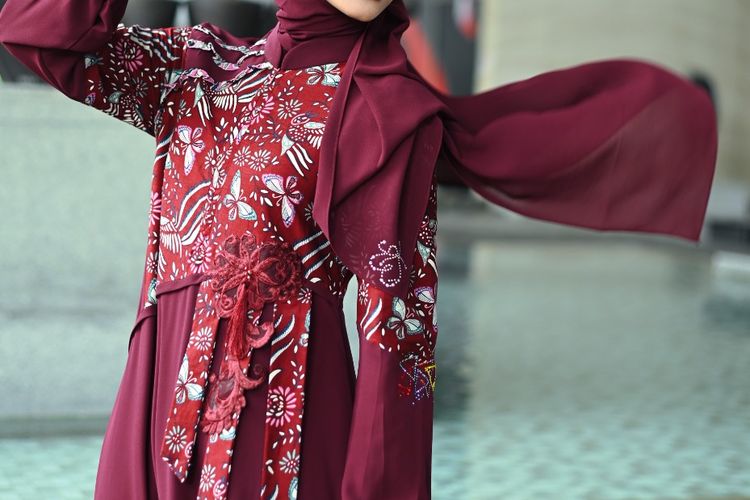 Corak dalam koleksi gamis batik Mayra Indonesia merepresentasikan kekayaan tradisi dari 11 daerah di Indonesia.