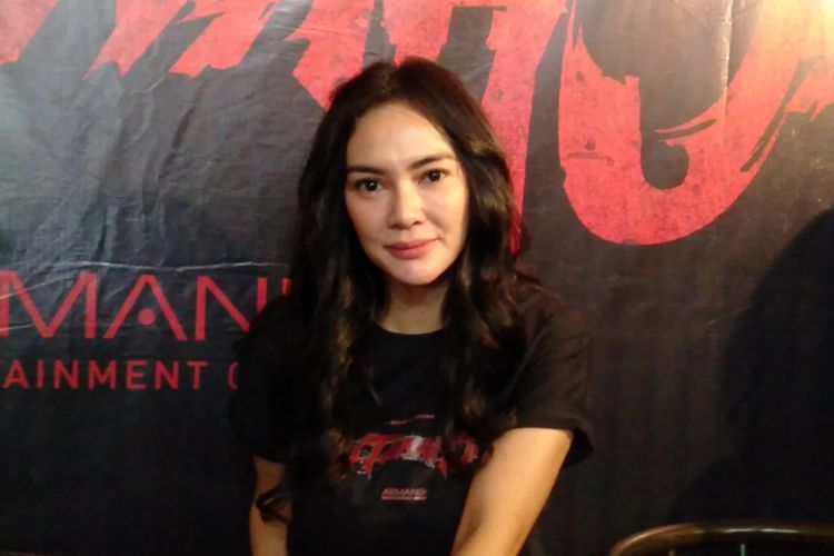 Aktris Masayu Anastasia ditemui usai konferensi pers film horor Paku Tanah Jawa, di kawasan Cipete, Jakarta Selatan, Jumat (2/6/2023).